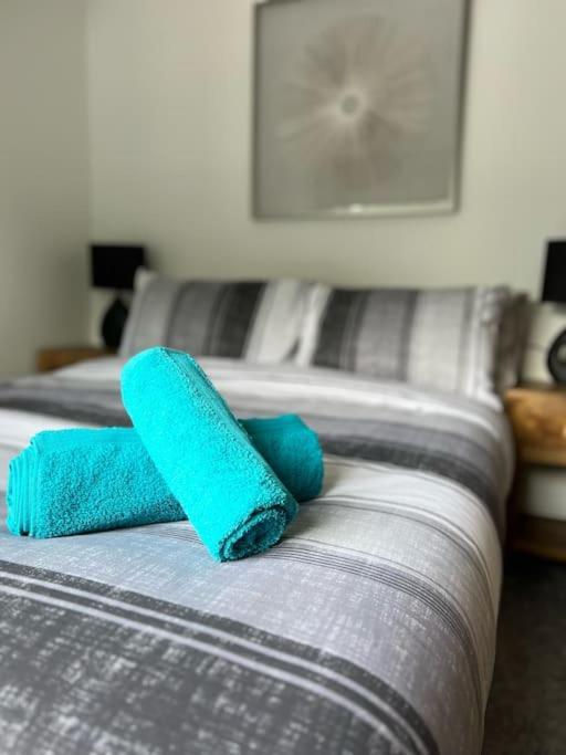 Clare Street - 3 Bedroom House With Private Parking 머티르티드필 외부 사진