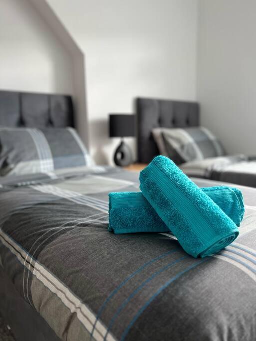 Clare Street - 3 Bedroom House With Private Parking 머티르티드필 외부 사진